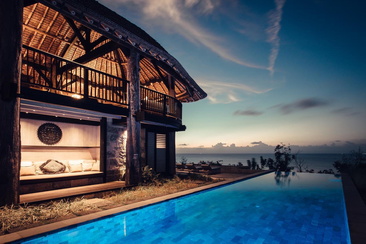 Suarga Padang Padang Resort 5*